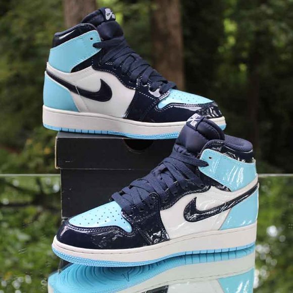 Air Jordan 1 High OG UNC Patent Women’s Size 7 - Picture 9 of 15